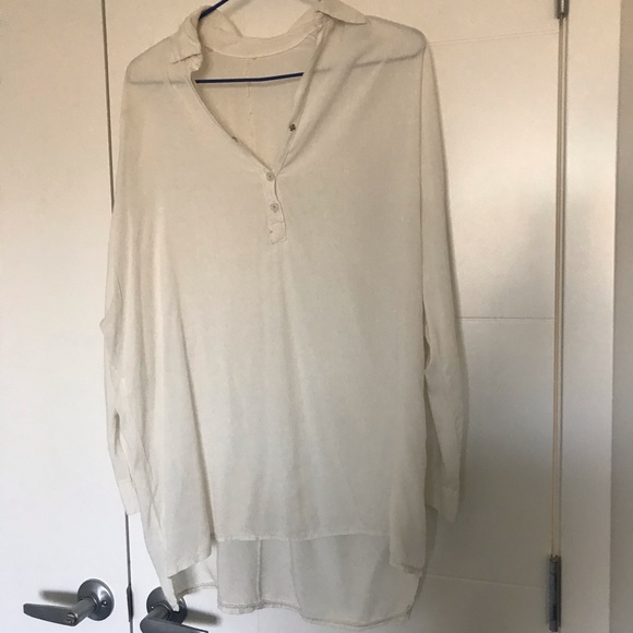 White blouse - Picture 1 of 4